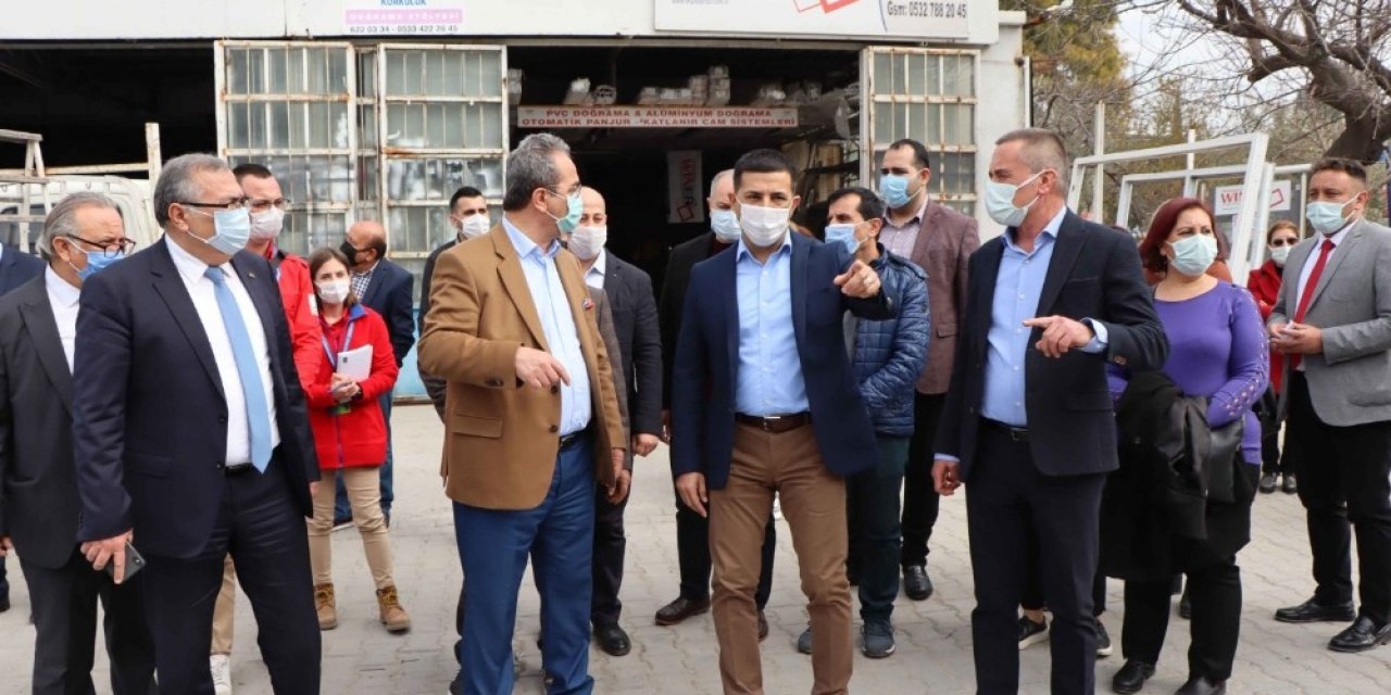 Başkan Günel, Kuşadası Sanayi Sitesi Esnafının Sorunlarını Dinledi