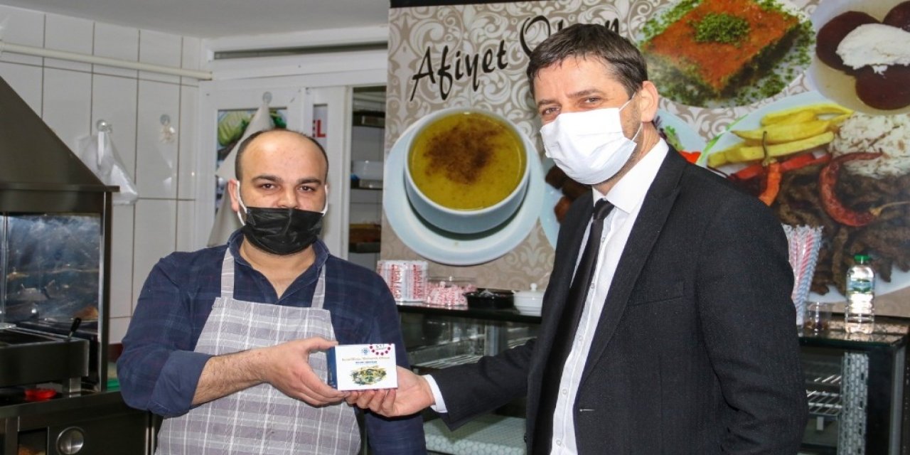 Biga Belediyesi’nden Kandil Simidi İkramı