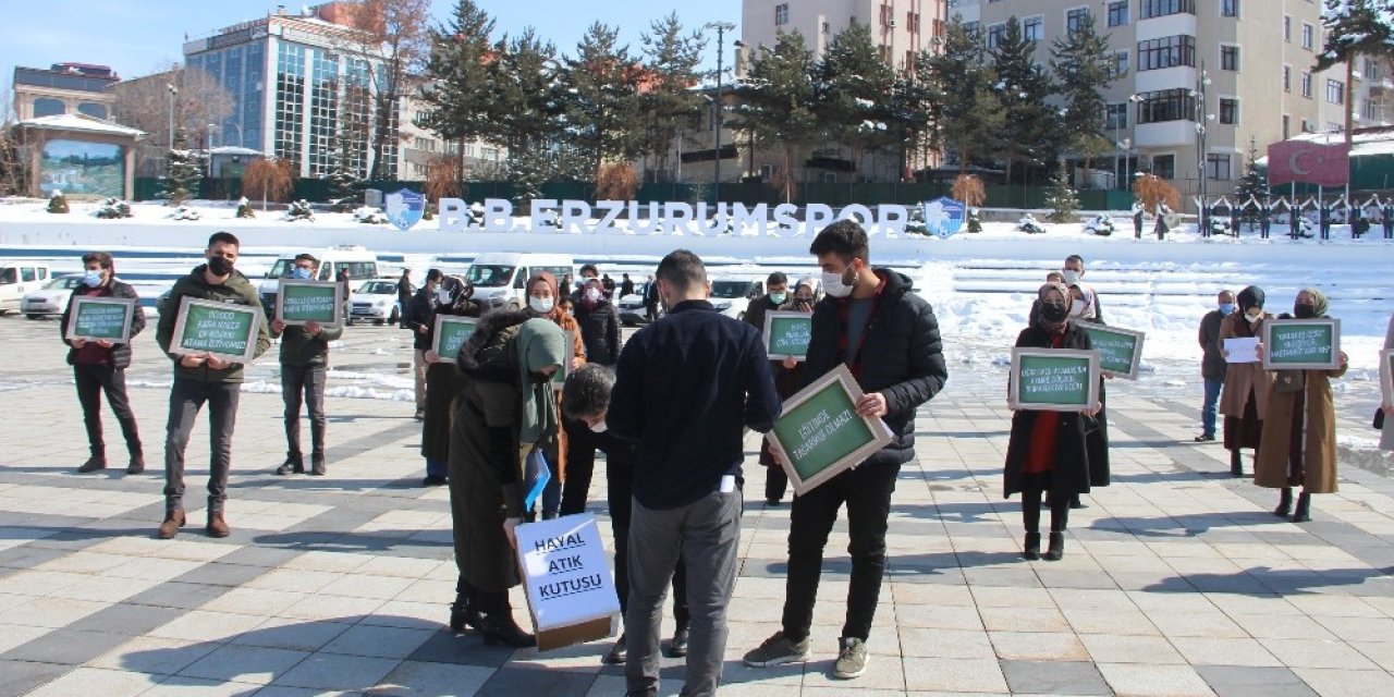 Atanamayan Öğretmenlerden Basın Açıklaması