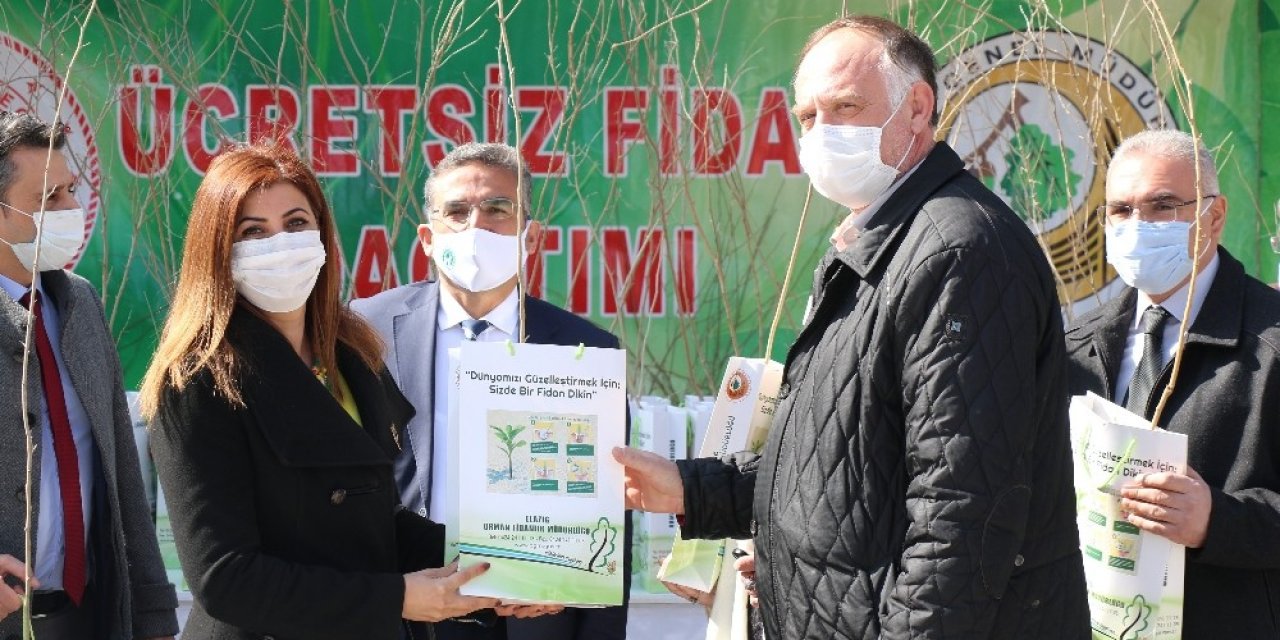Elazığ’da İ̇pekböceği Yetiştiricilerine 26 Bin Fidan Desteği