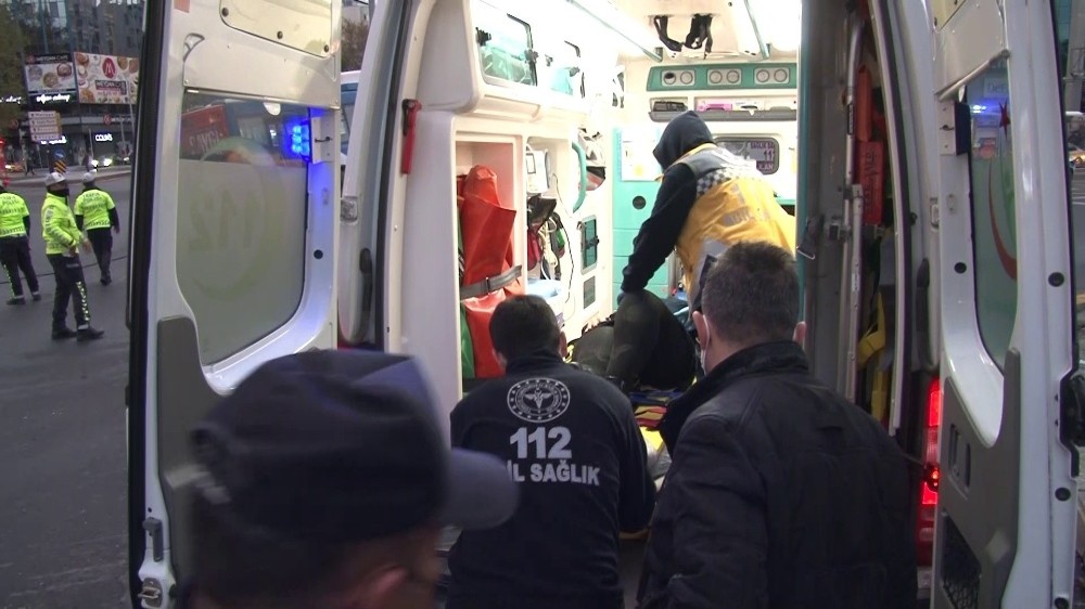 Ankara’da kırmızı ışıkta geçen otobüs başka bir otobüse çarptı: 17 yaralı