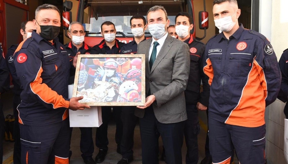 Elif’in parmağını tuttuğu kahraman İtfaiyeci: “Hiçbir hareket yoktu, ölmüş olduğunu düşünmüştük"