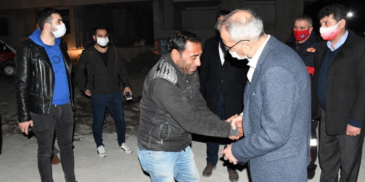 İ̇ntihara Kalkışan Genci Belediye Başkanı İkna Etti