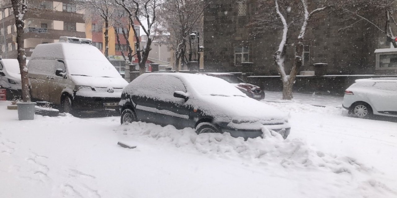Kars’ta Kış Hüküm Sürüyor