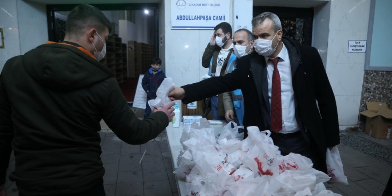 İ̇lkadım’dan Kandil Simidi İkramı