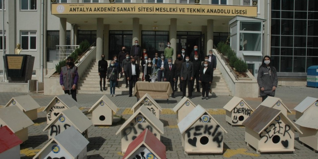 Muhtarlar İstedi, Lise Öğrencileri Yaptı