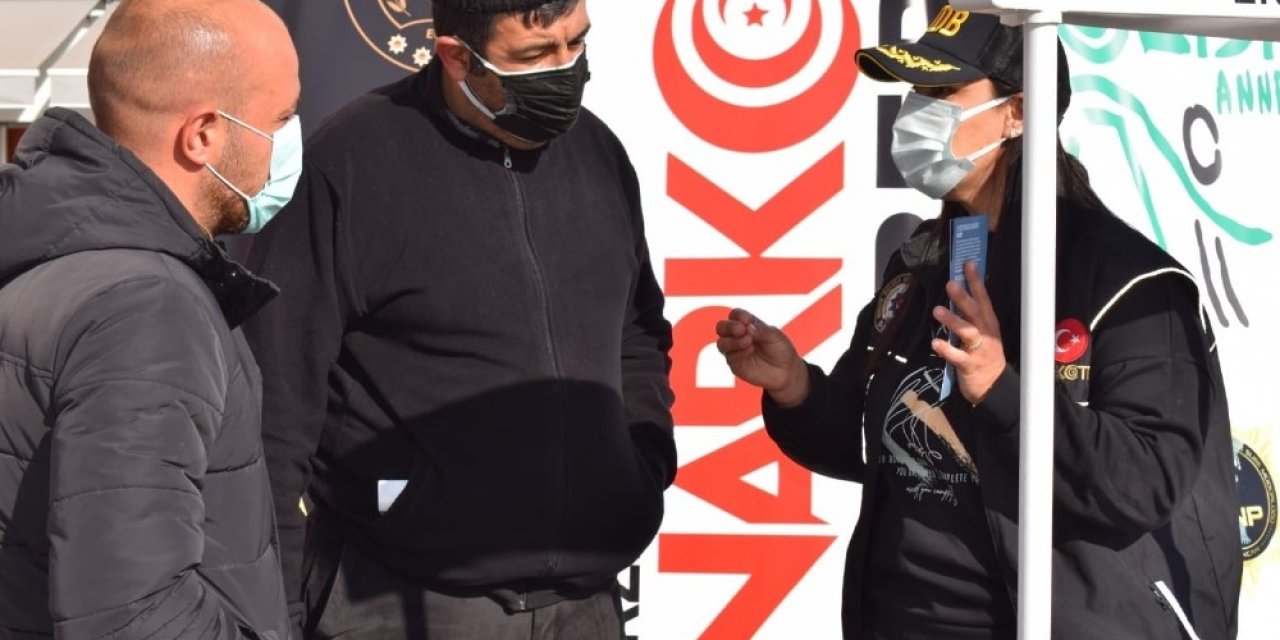 Erzincan’da "en İ̇yi Narkotik Polisi: Anne" Projesi Kapsamında Faaliyetler Devam Ediyor