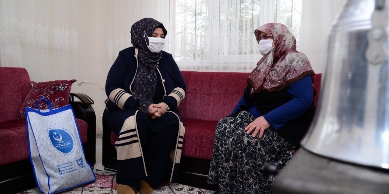 Kahramankazanlı Dedelere Ve Ninelere Kandil Simidi İkramı