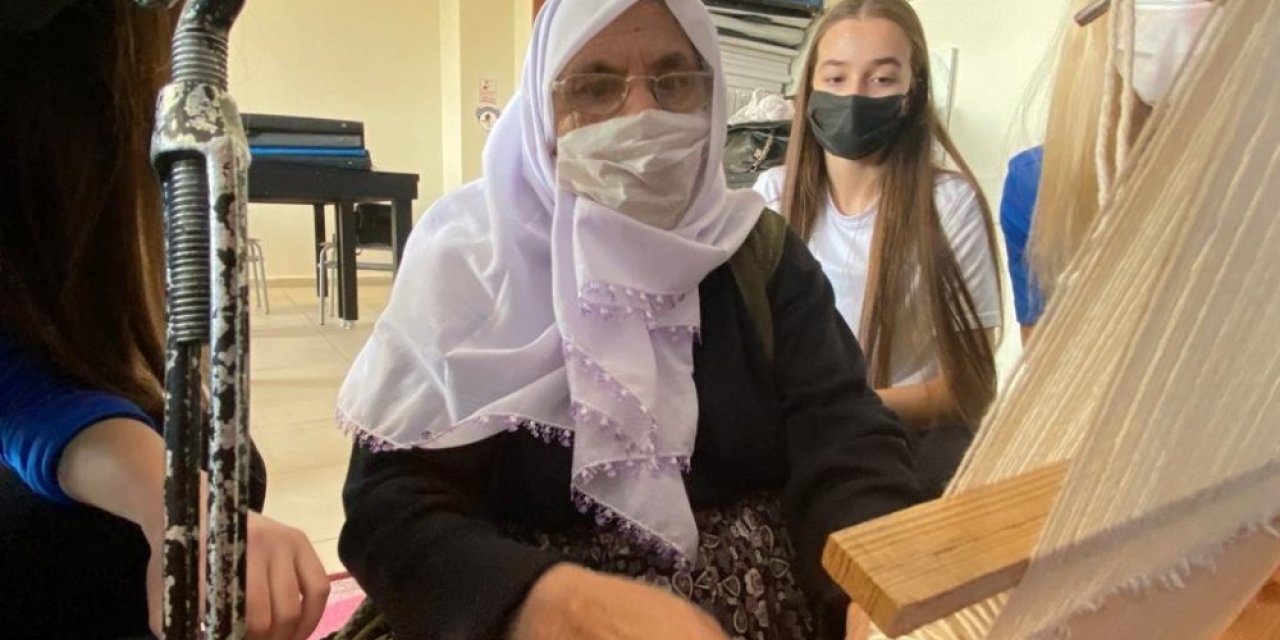 Okuma Yazması Olmayan 86 Yaşındaki Teslime Nine Erasmus Projesinde Eğitimci Oldu