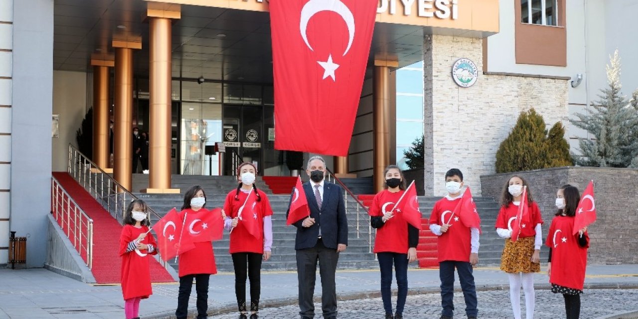 Talaslı Öğrencilerden İ̇stiklal Marşı Klibi
