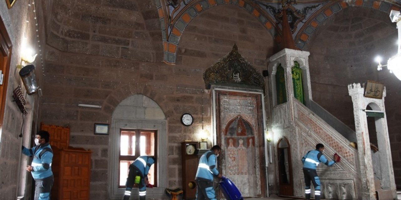 Başkan Çolakbayrakdar, "tarihi Değerlere Değer Katıyoruz"