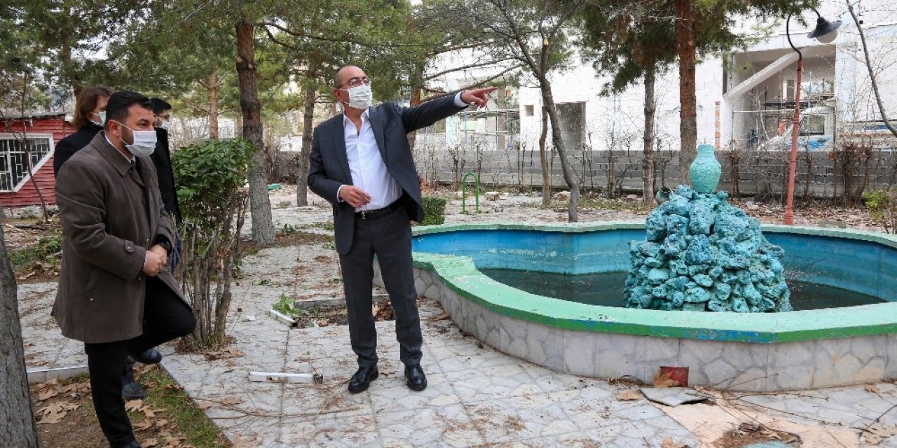 Meram Belediyesi Parklardaki Revizyon Çalışmalarını Sürdürüyor