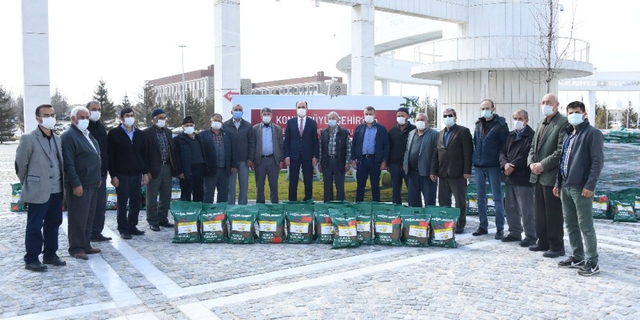 Konya Büyükşehir’den Çiftçiye Sertifikalı Yonca Tohumu Desteği