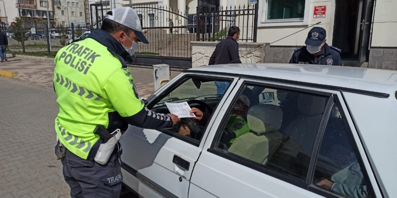 Kahta Polisi Halkın Güvenliği İçin Broşür Dağıttı