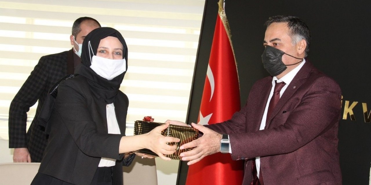 Görevde Yükselenler Ödüllendirildi