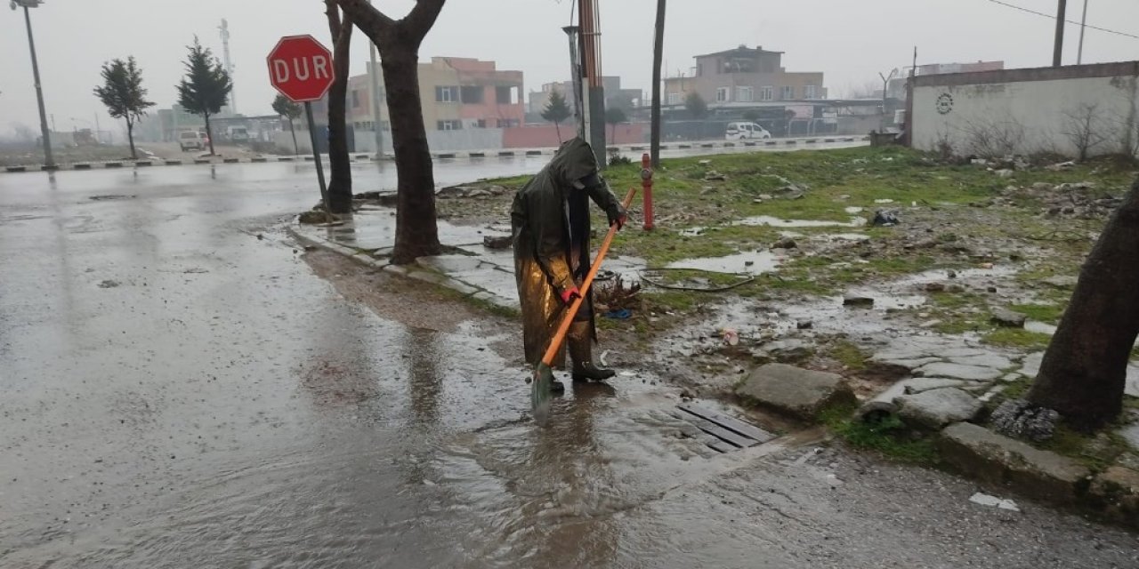 Maski̇, Yağmura Karşı Teyakkuz Halinde