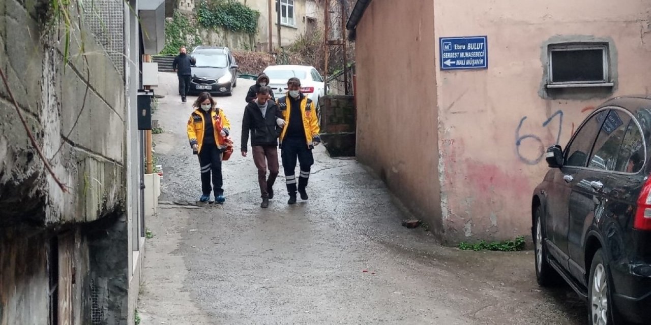 Çok Sayıda İlaç İçerek Kendine Zarar Vermek İstedi