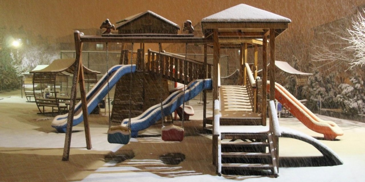 Nevşehir Beyaza Büründü