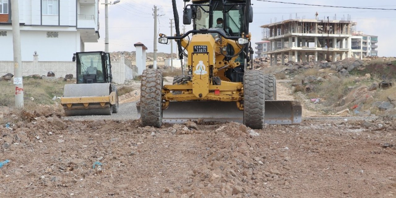 Karaköprü’de Yol Çalışmaları Devam Ediyor