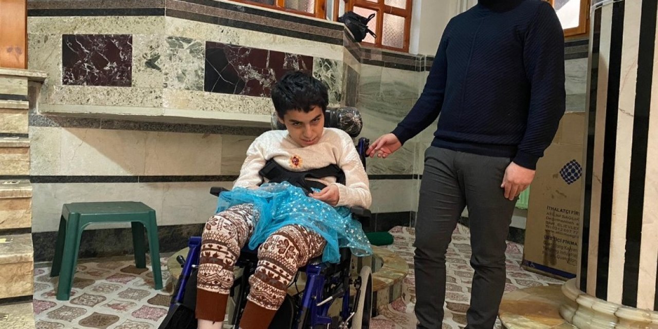 Başkan Aydoğdu’dan Özel Gereksinimli Çocuklara Sandalye Desteği