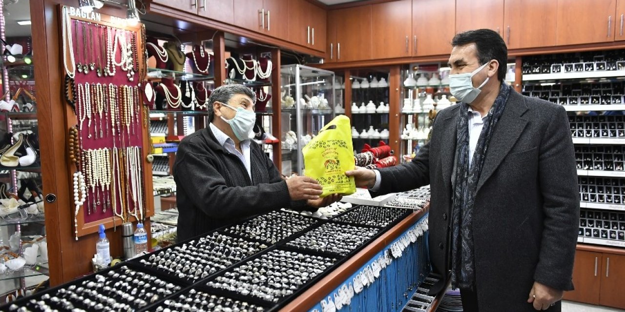 Başkan Dündar, Odunpazarı Belediyesi’ni Ziyaret Etti