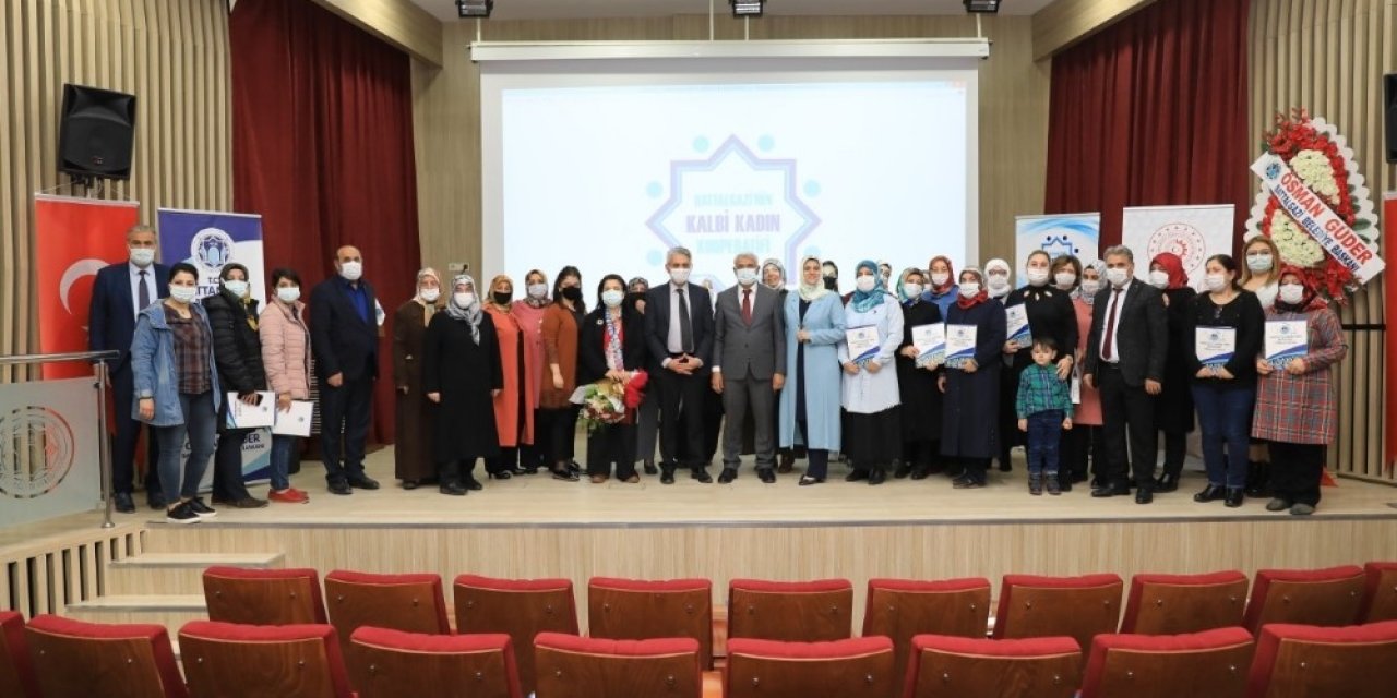 Başarılı Kursiyerlere Sertifikaları Takdim Edildi
