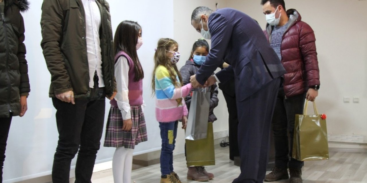 Özalp İlçesinde ‘i̇stiklal Marşı’nı Güzel Okuma Yarışması’ Düzenlendi