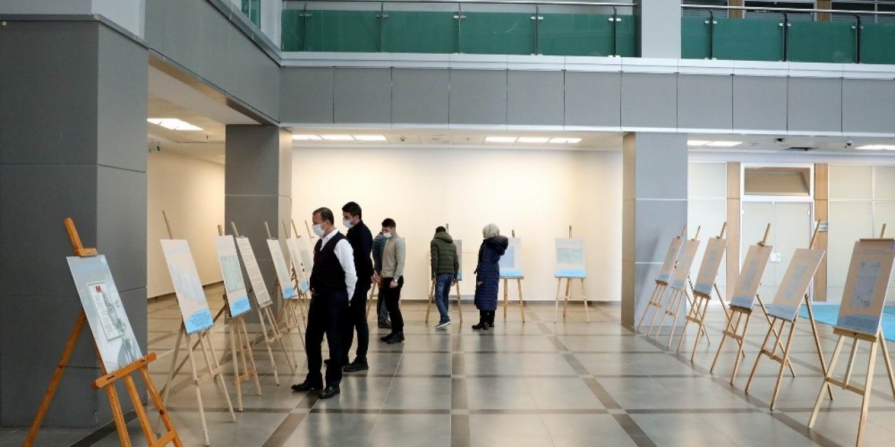 Kayseri Üniversitesi’nde ’arşiv Belgelerinde İ̇stiklal Marşı Ve Mehmet Akif Ersoy’ Konulu Sergi Açıldı