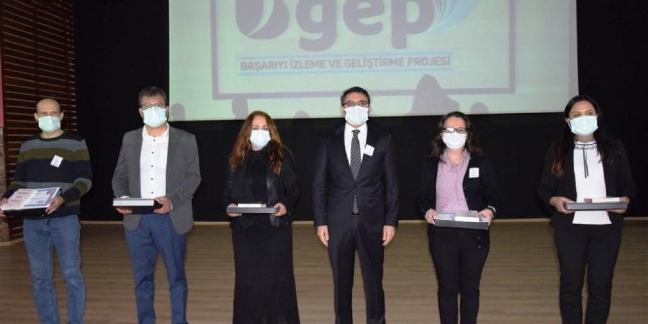 100. Yıl Dönümünde, İ̇stiklal Marşı’nın Kabulü Ve Mehmet Akif Ersoy’u Anma Töreni Düzenlendi