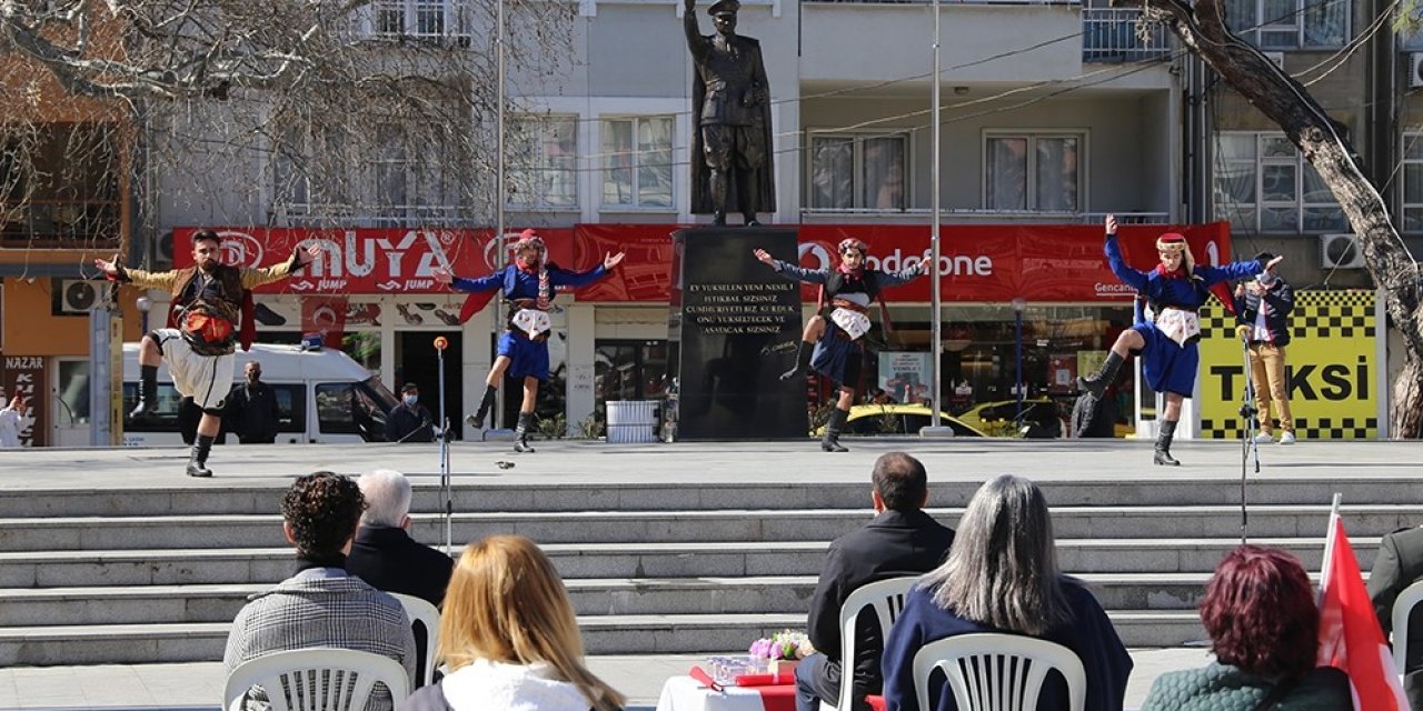 İ̇stiklal Marşı’nın Kabulü Burhaniye’de Kutlandı