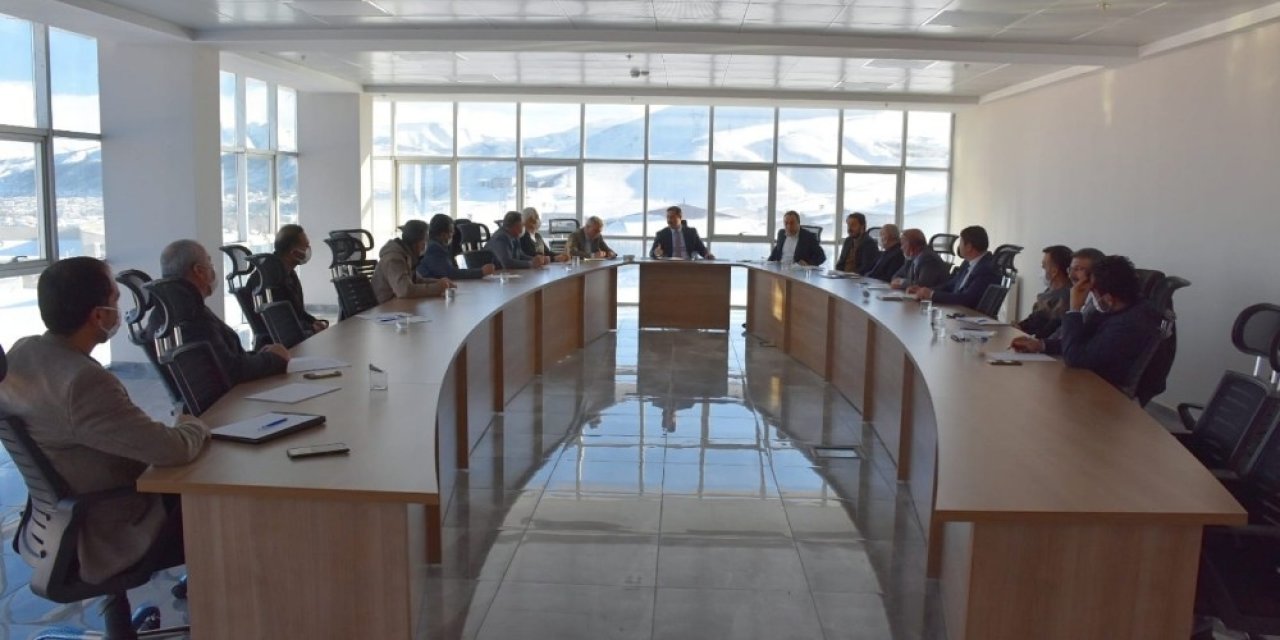 Başkan Geylani Birim Amirleri İle Toplantı Yaptı