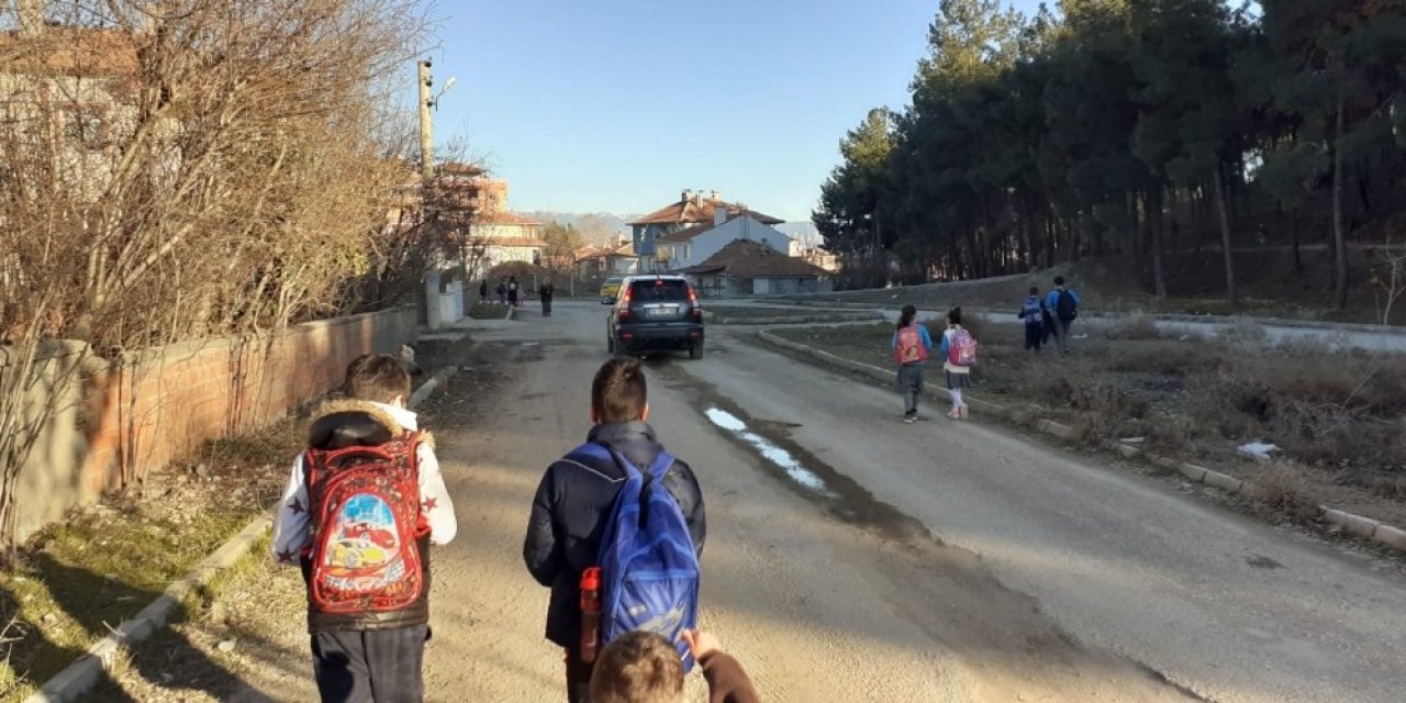 Osmancık’ta Vatandaşlar Bozuk Yoldan Şikayetçi