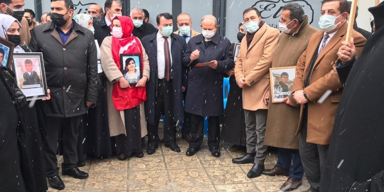 Stk’lardan Van’da Evlat Nöbeti Tutan Annelere Destek