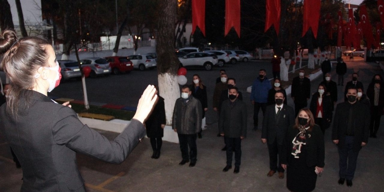 19:21’de Coşkuyla Seslendirildi