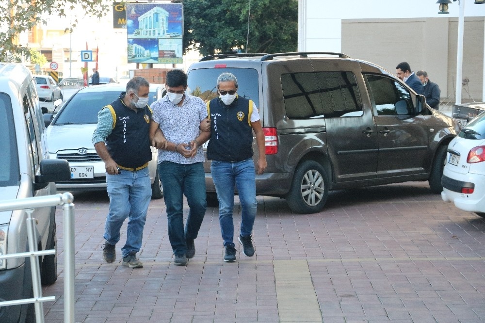 Alanya’da işyerine kurşun yağdıran şüpheli yakalandı
