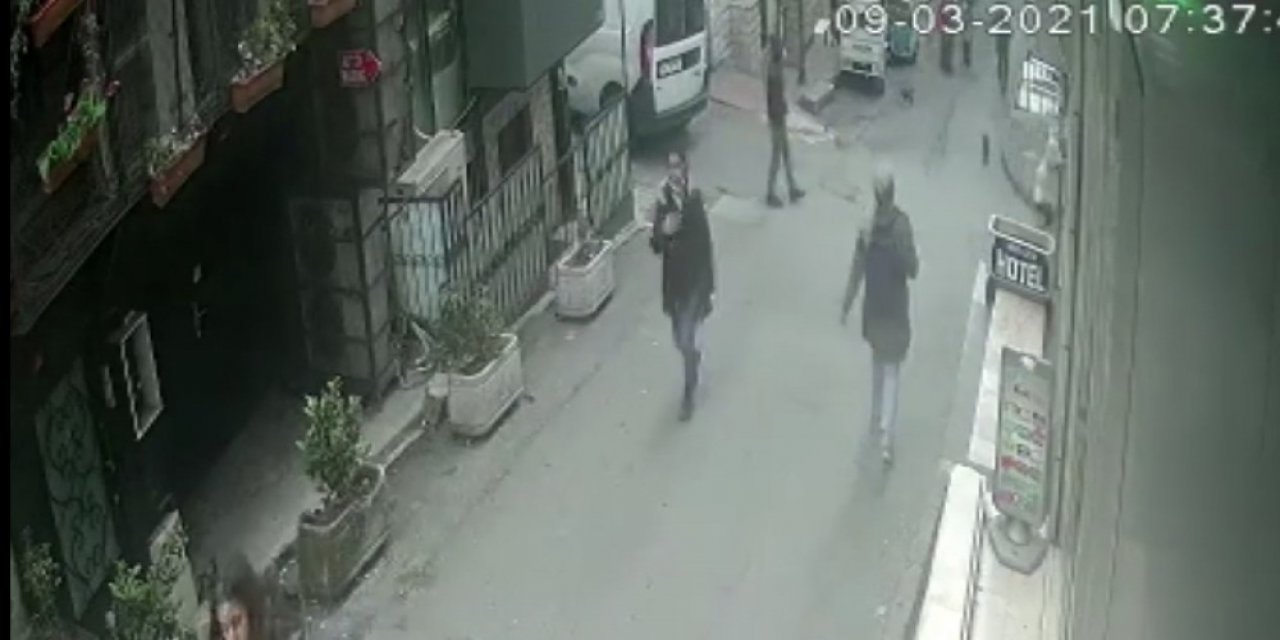 Taksim’de Genç Kadının Yaşadığı Kapkaç Dehşeti Kamerada