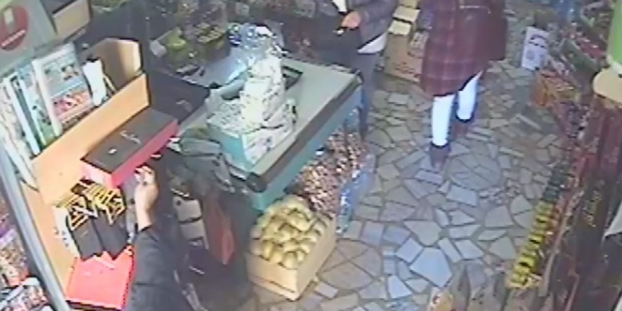 Rize’de Çorap Hırsızları Marketin Güvenlik Kamerasına Takıldı