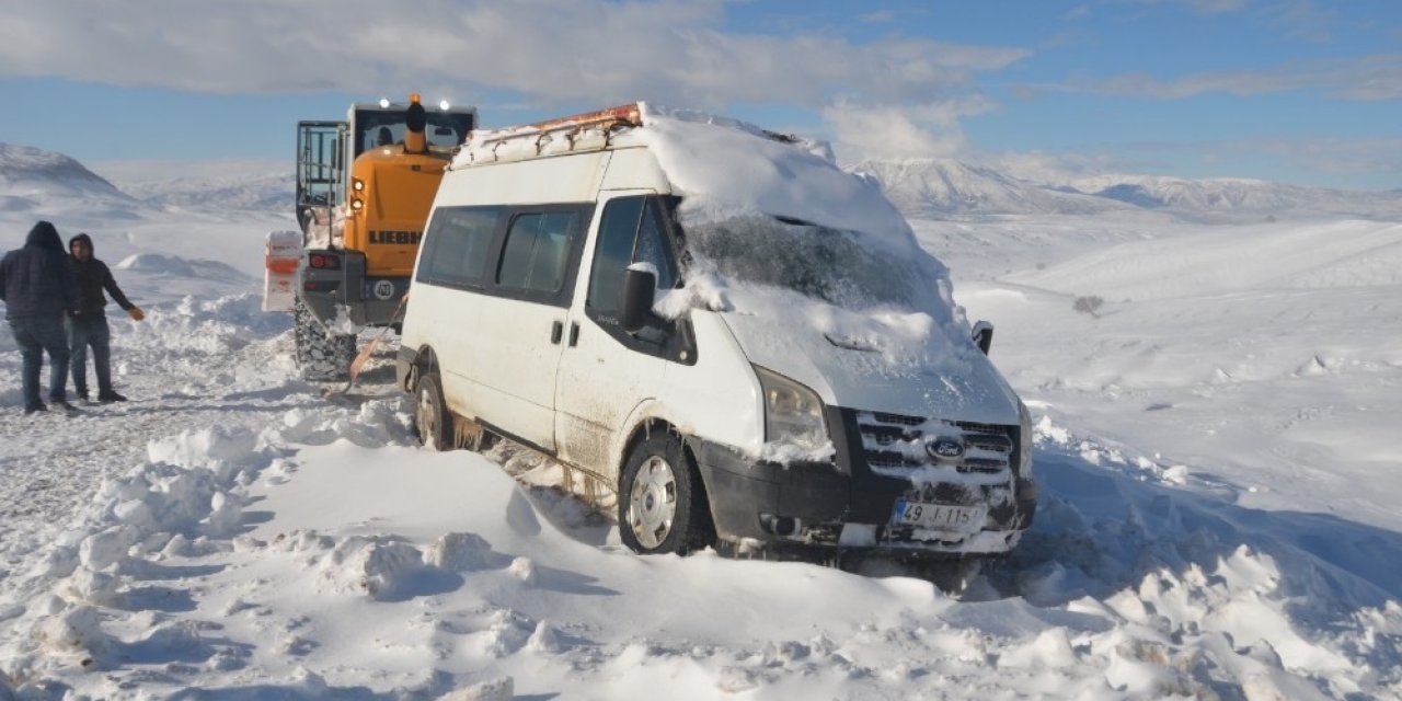 Muş’ta 39 Köy Yolu Ulaşıma Açıldı