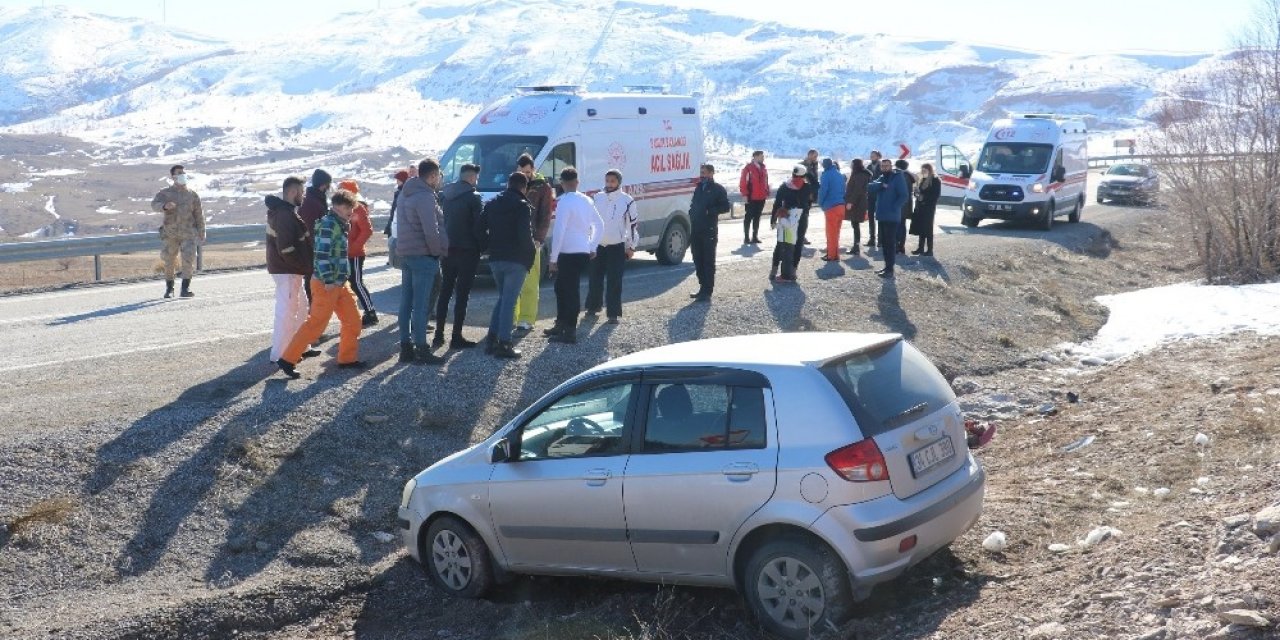 Kayak Yapmaya Gidiyorlardı Kaza Yaptılar: 4 Yaralı