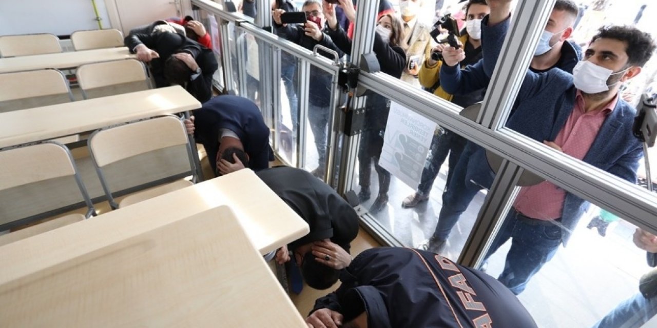 6,7 Şiddetindeki Van Depremi İ̇negöl’de Canlandı
