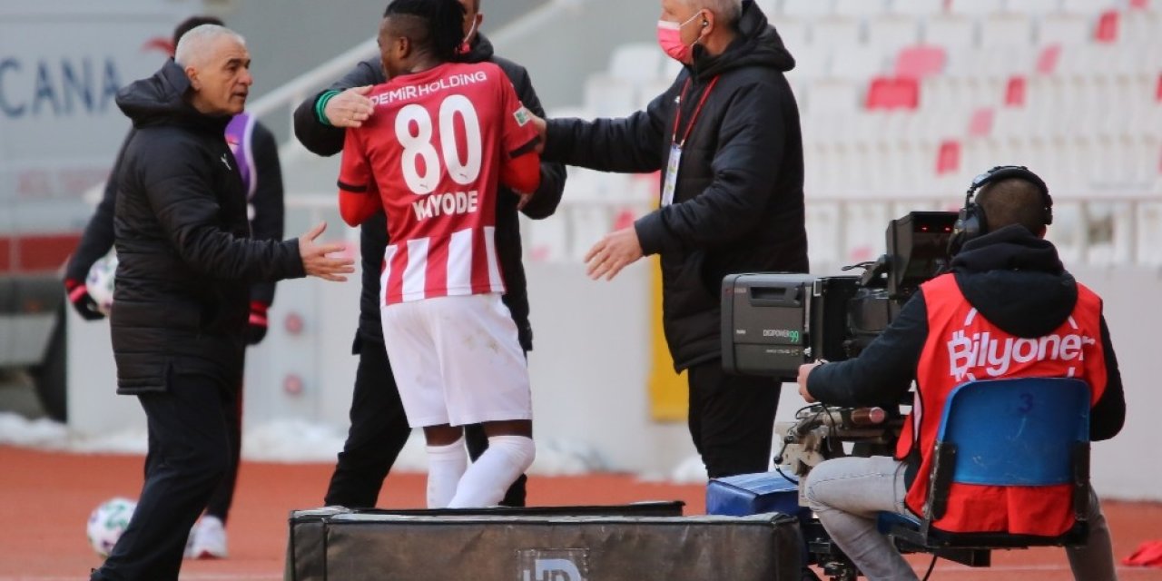 Sivasspor’da Kayode’den Şok Tepki!