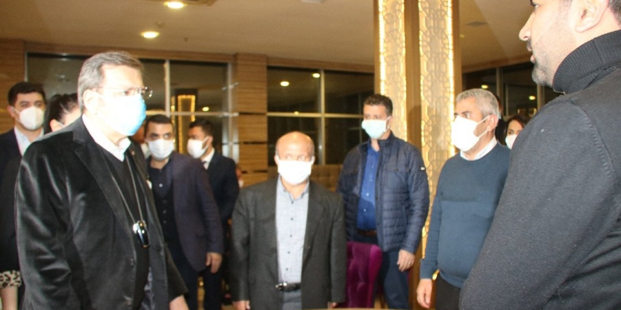 Tobb Başkanı Hisarcıklıoğlu’dan Evlat Nöbetindeki Ailelere Ziyaret