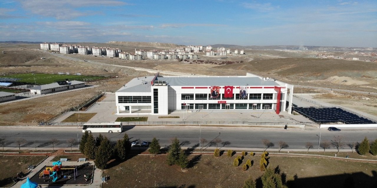 Kütahya’ya Yüzme Havuzu