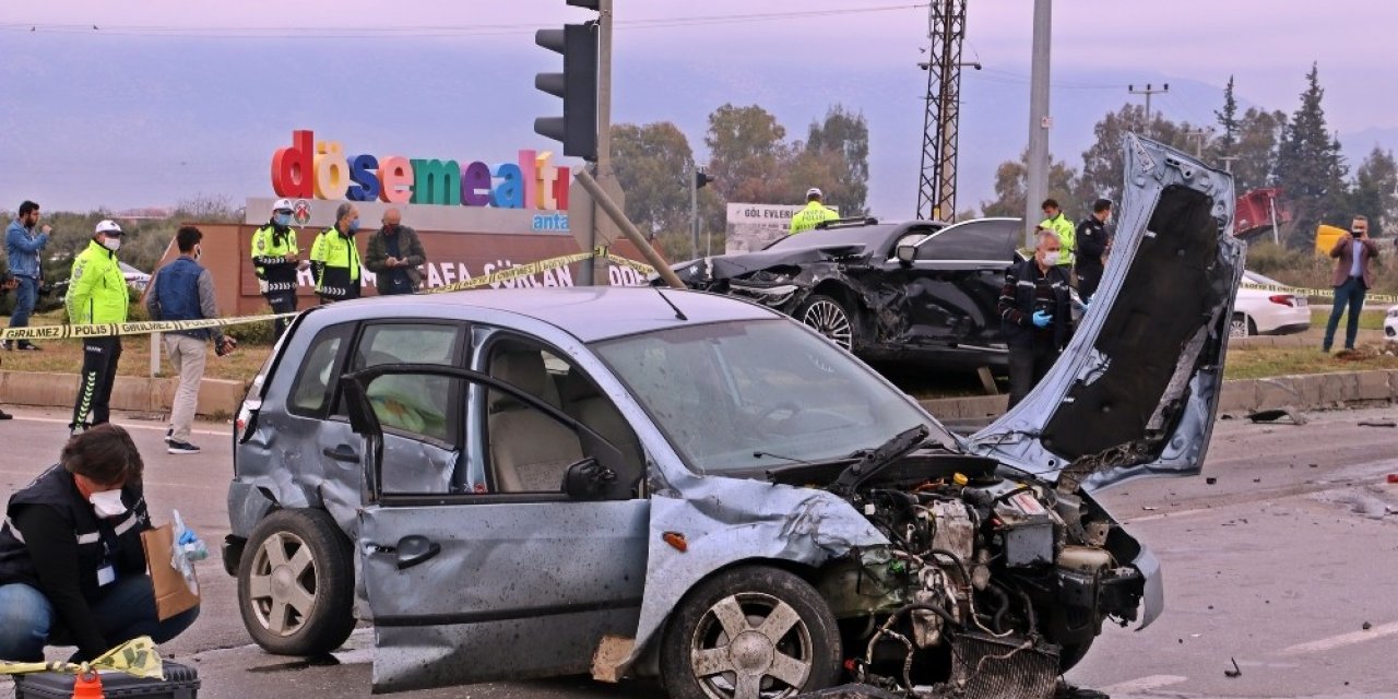 Antalya’daki Feci Kaza Baba Oğlu Hayattan Kopardı: 2 Ölü, 3 Yaralı
