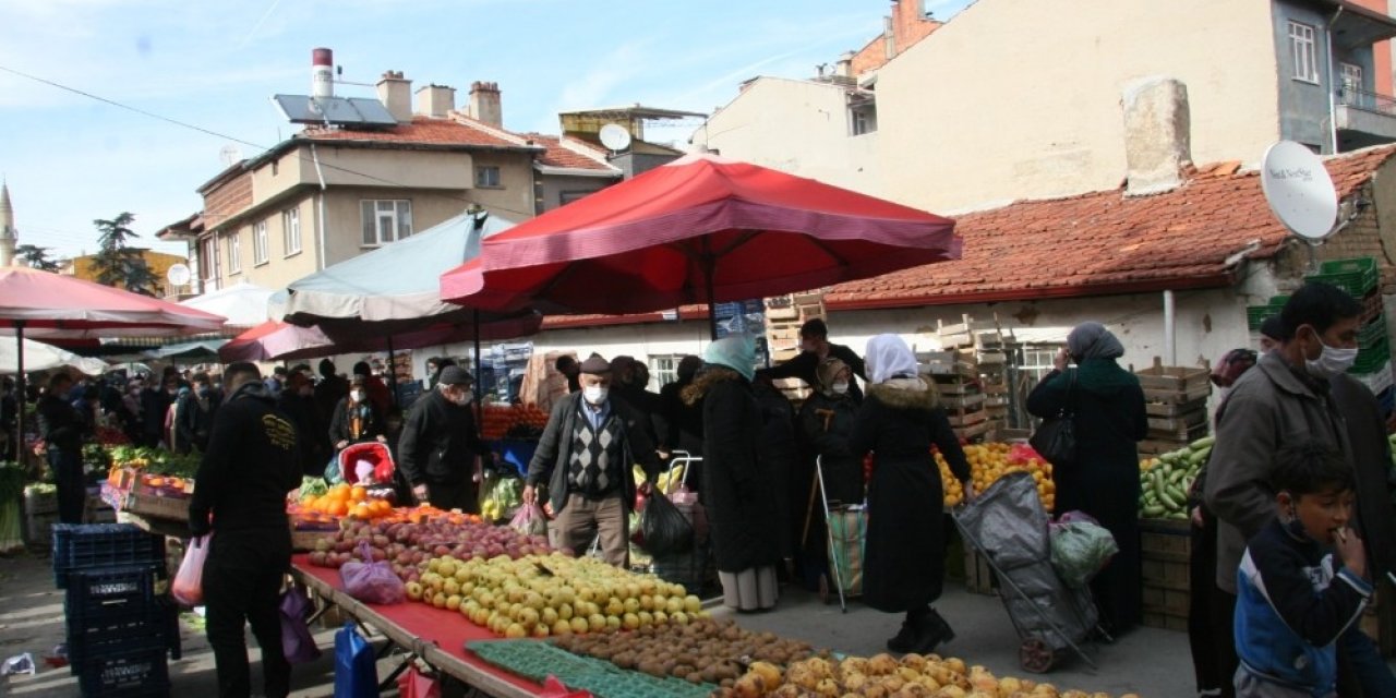 Normalleşme Süreci Hafta Sonu Pazarların Açılması Vatandaş Ve Esnafı Memnun Etti