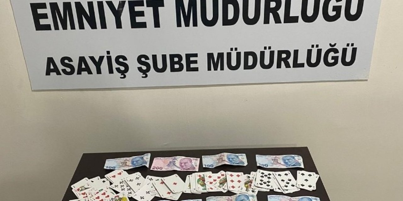 Kumar Oynarken Baskına Uğradılar