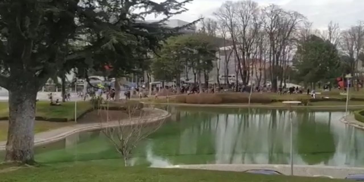Bursa’da Kalabalık Grubun Kavga Ettiği Anlar Kameraya Yansıdı