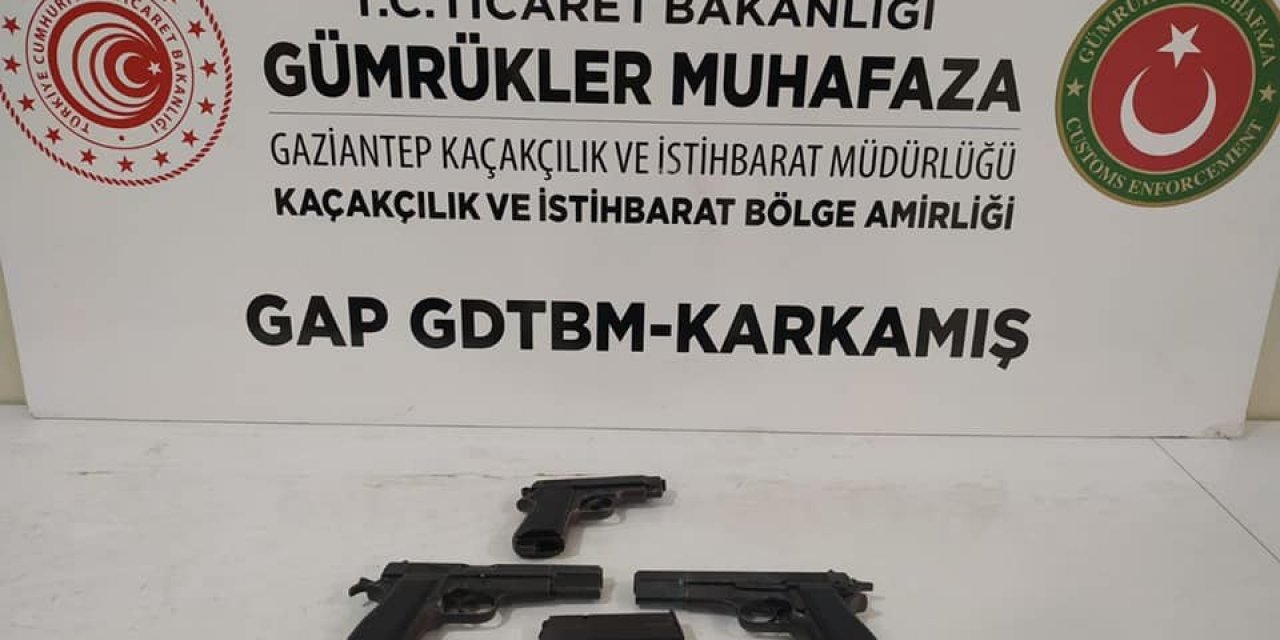 Sınır Kapısında 3 Tabanca Yakalandı