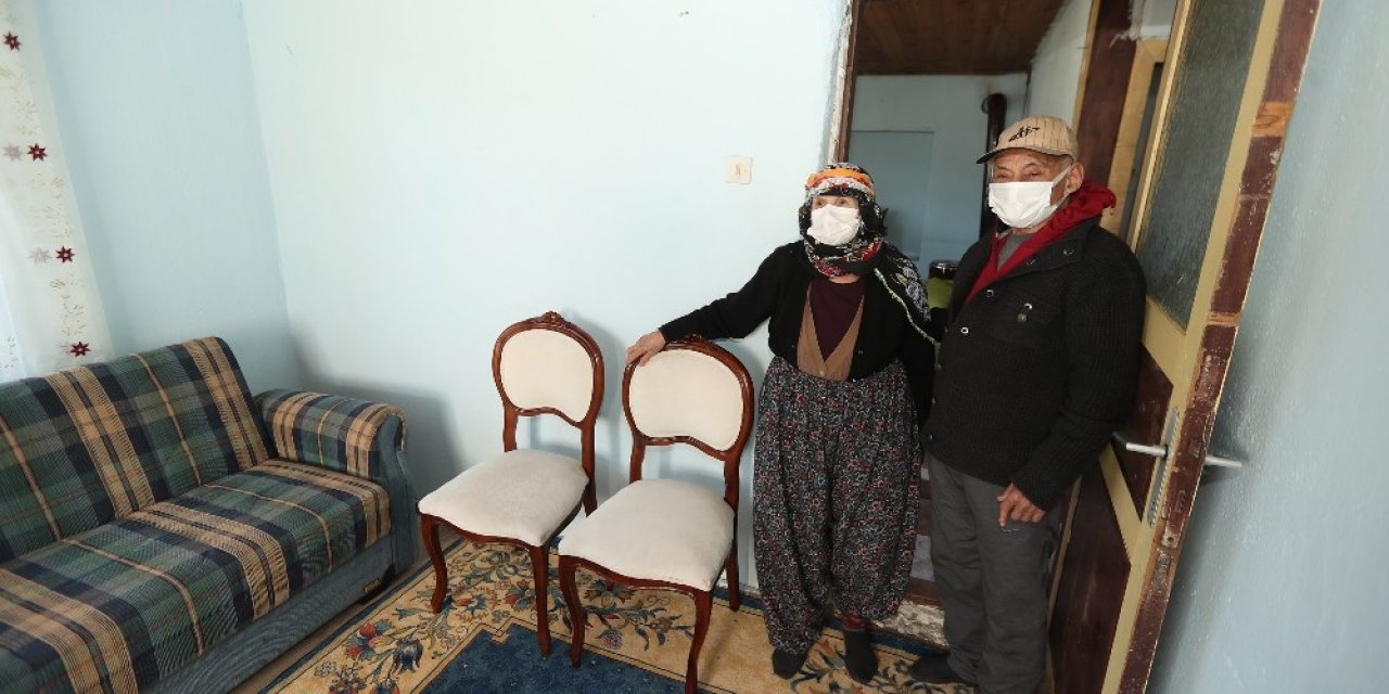Yangından Son Anda Kurtulan Yaşlı Çifte Yardım Eli