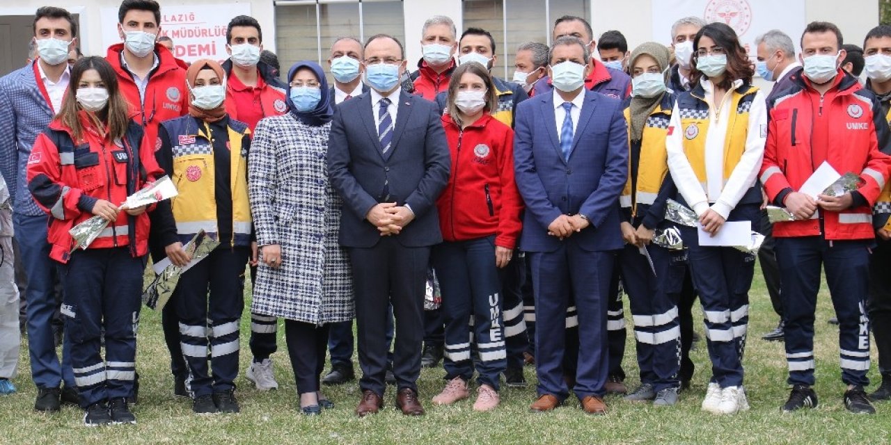 Vali Erkaya Yırık, “sizlerin Vefakarlığı Olmasaydı Tablomuz Daha Ağır Olabilirdi”